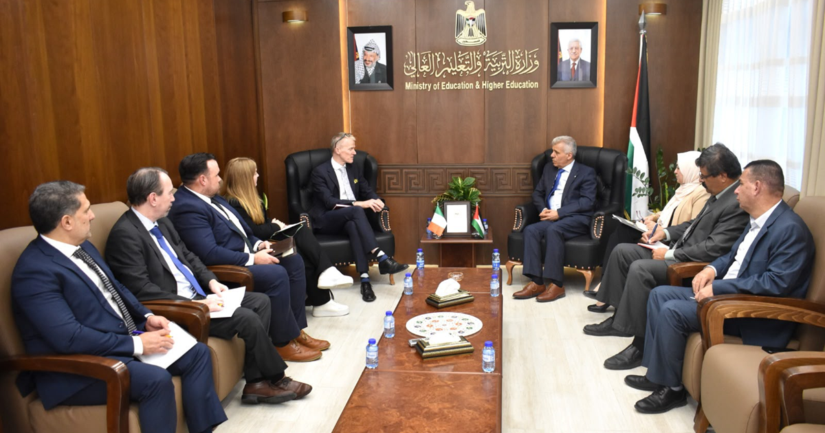 "التربية" تبحث مع وفد أيرلندي تعزيز دعم قطاع التعليم في فلسطين